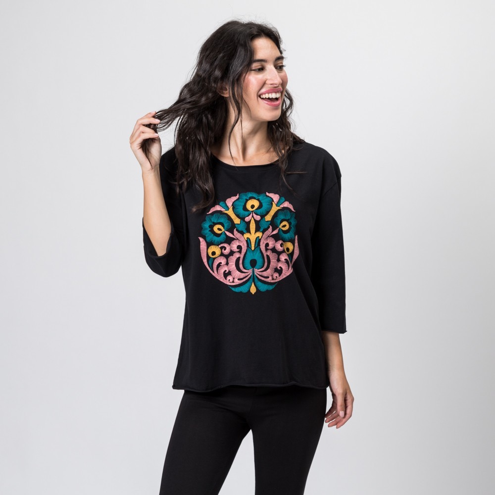 CAMISETA DE MUJER DE ALGODÓN ORGÁNICO MODELO BALANCE COLOR NEGRO