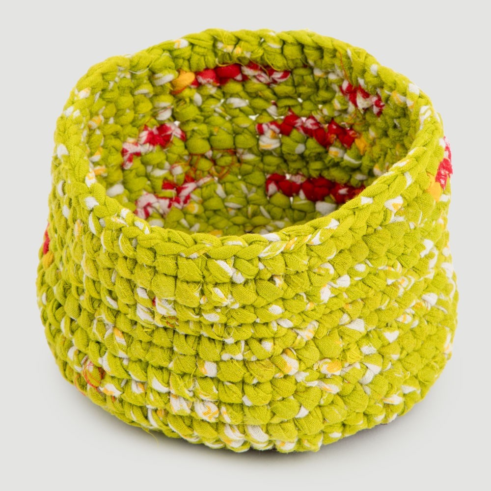 CESTA ARTESANAL REDONDA DE SARI RECICLADO MODELO CROCHET MEDIANA CESTA ARTESANAL REDONDA DE SARI RECICLADO MODELO CROCHET MEDIANA