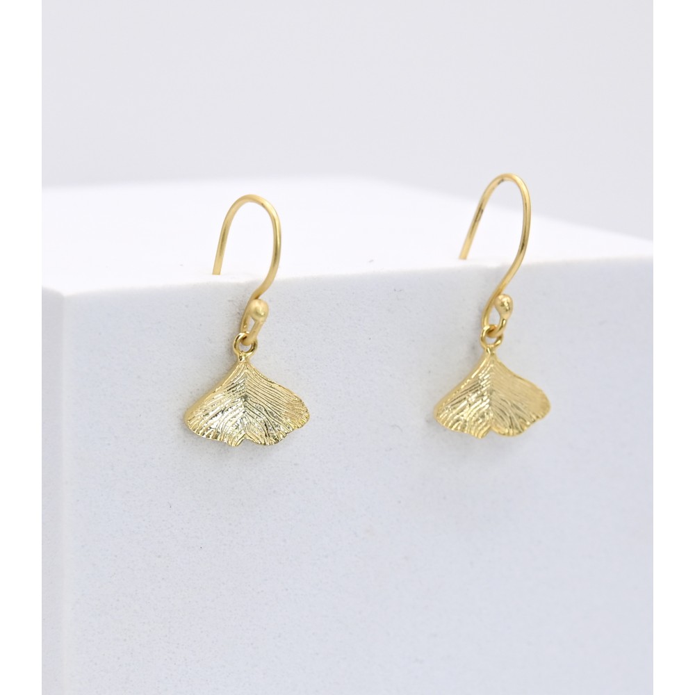 PENDIENTES DE LATÓN CHAPADO EN ORO DISEÑO GINKGO PENDIENTES DE LATÓN CHAPADO EN ORO DISEÑO GINKGO