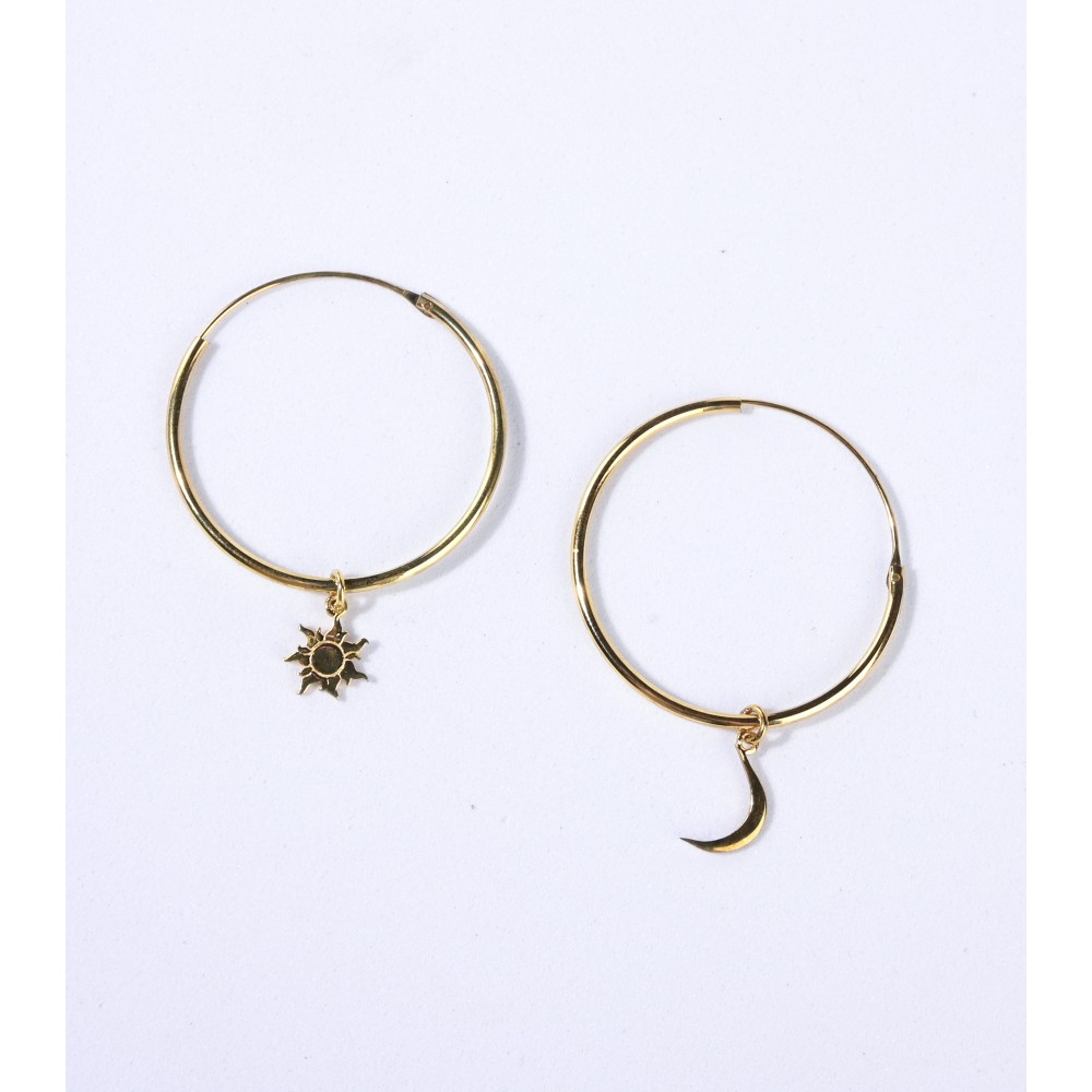 PENDIENTES DE LATÓN CHAPADO EN ORO DISEÑO LUNA Y SOL PENDIENTES DE LATÓN CHAPADO EN ORO DISEÑO LUNA Y SOL