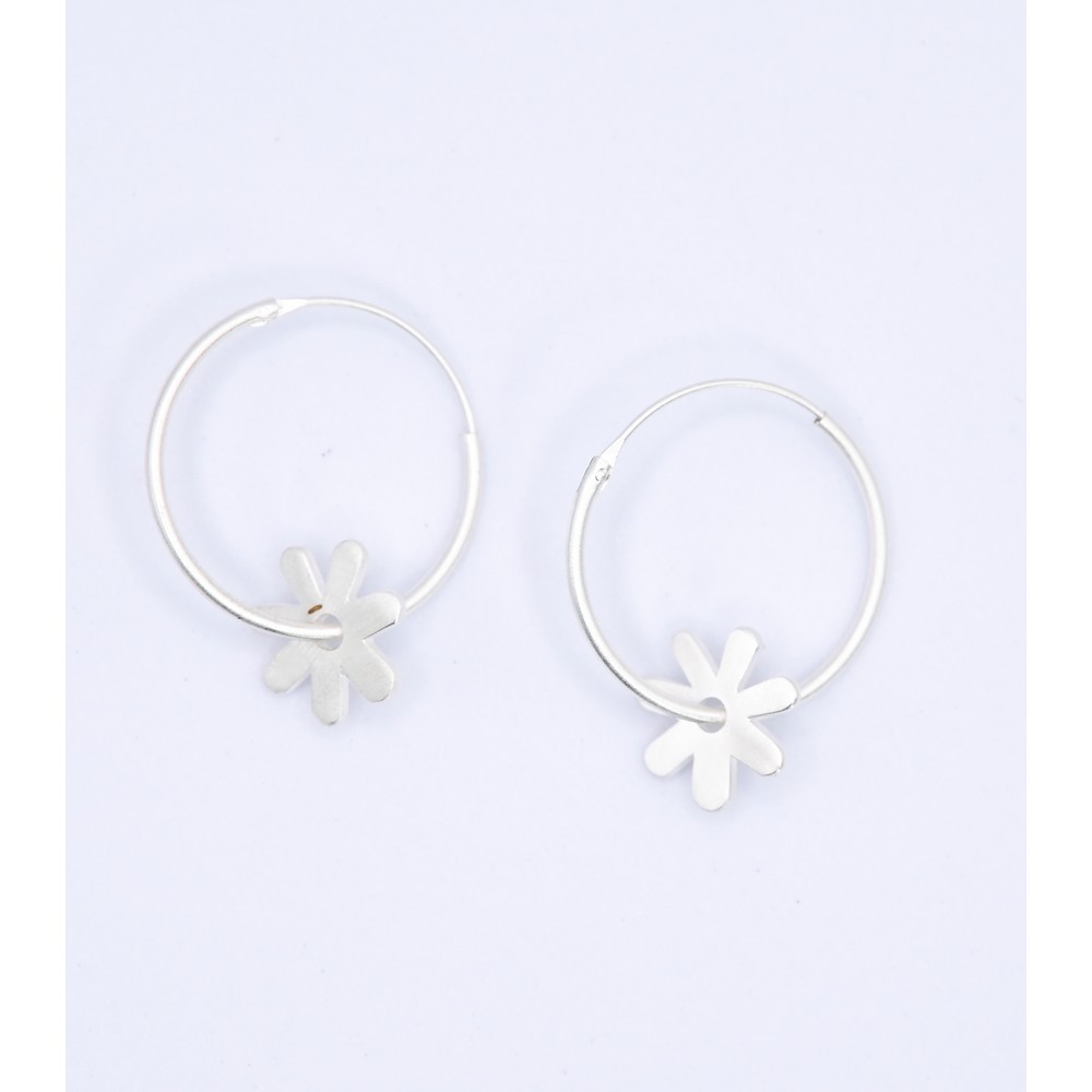 PENDIENTES DE LATÓN DISEÑO MARGARITA PENDIENTES DE LATÓN DISEÑO MARGARITA