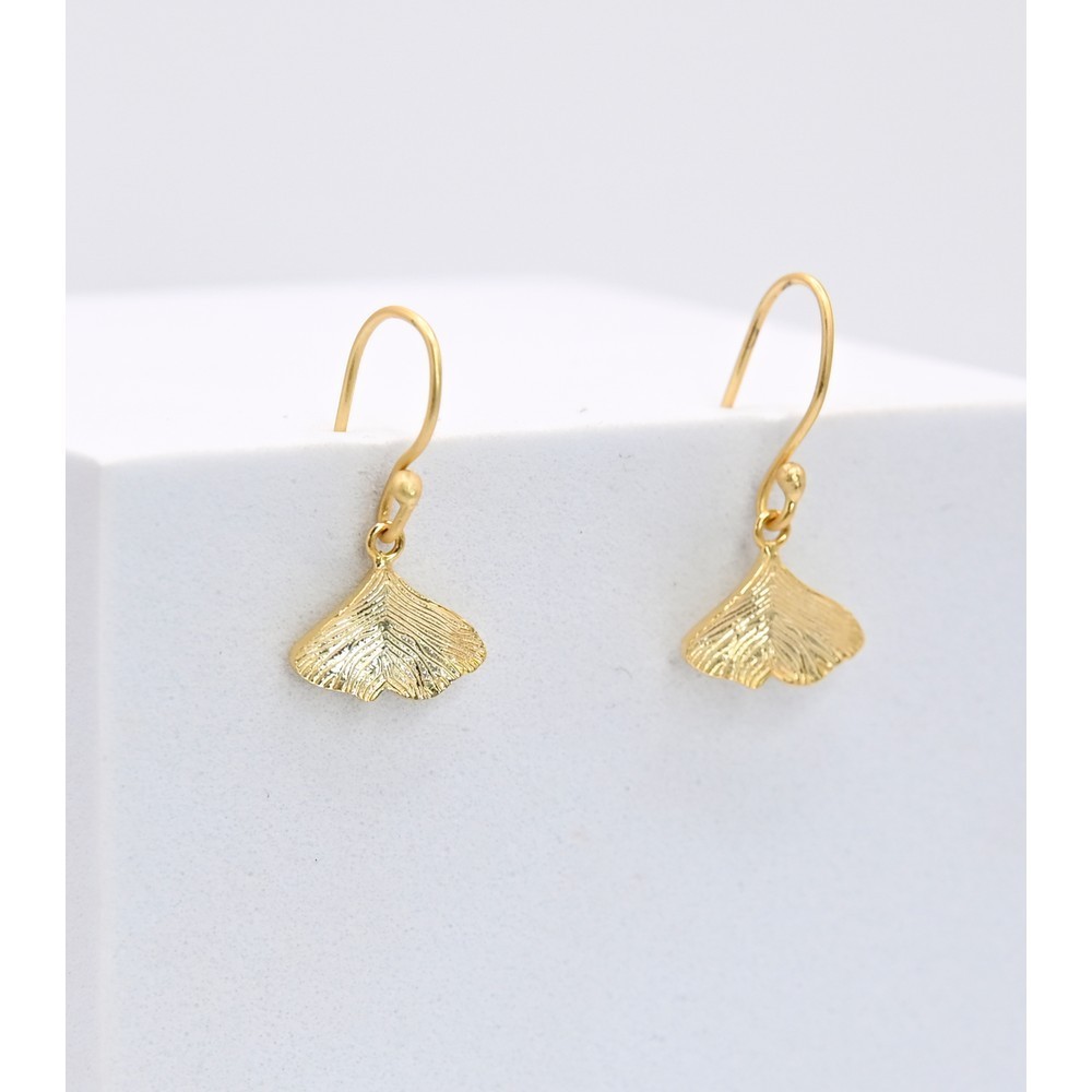 PENDIENTES DE LATÓN CHAPADO EN ORO DISEÑO GINKGO PENDIENTES DE LATÓN CHAPADO EN ORO DISEÑO GINKGO