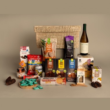 LOTE CESTA ALIMENTACIÓN NAVIDAD SUPREME I TIERRA MADRE OXFAM INTERMÓN