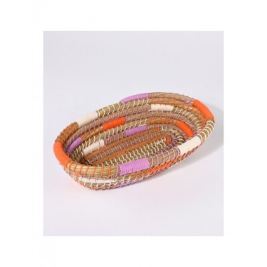 CESTA OVAL DE ALGA MARINA Y ALGODÓN CON HILOS COLOR NARANJA Y LILA