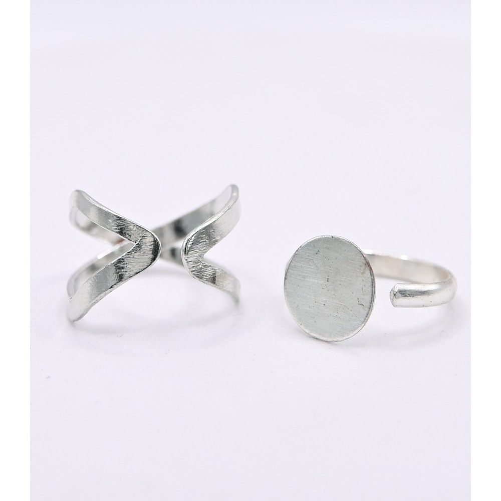 SET DE 2 ANILLOS ARTESANALES DE LATÓN PLATEADO