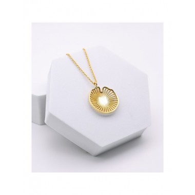 COLLAR ARTESANAL DE LATÓN CHAPADO EN ORO MOTIVO HOJA DE LOTO