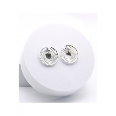PENDIENTES ARTESANALES DE LATÓN PLATEADO MOTIVO HOJA DE LOTO