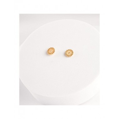 PENDIENTES ARTESANALES DE LATÓN CHAPADO EN ORO MOTIVO FLOR