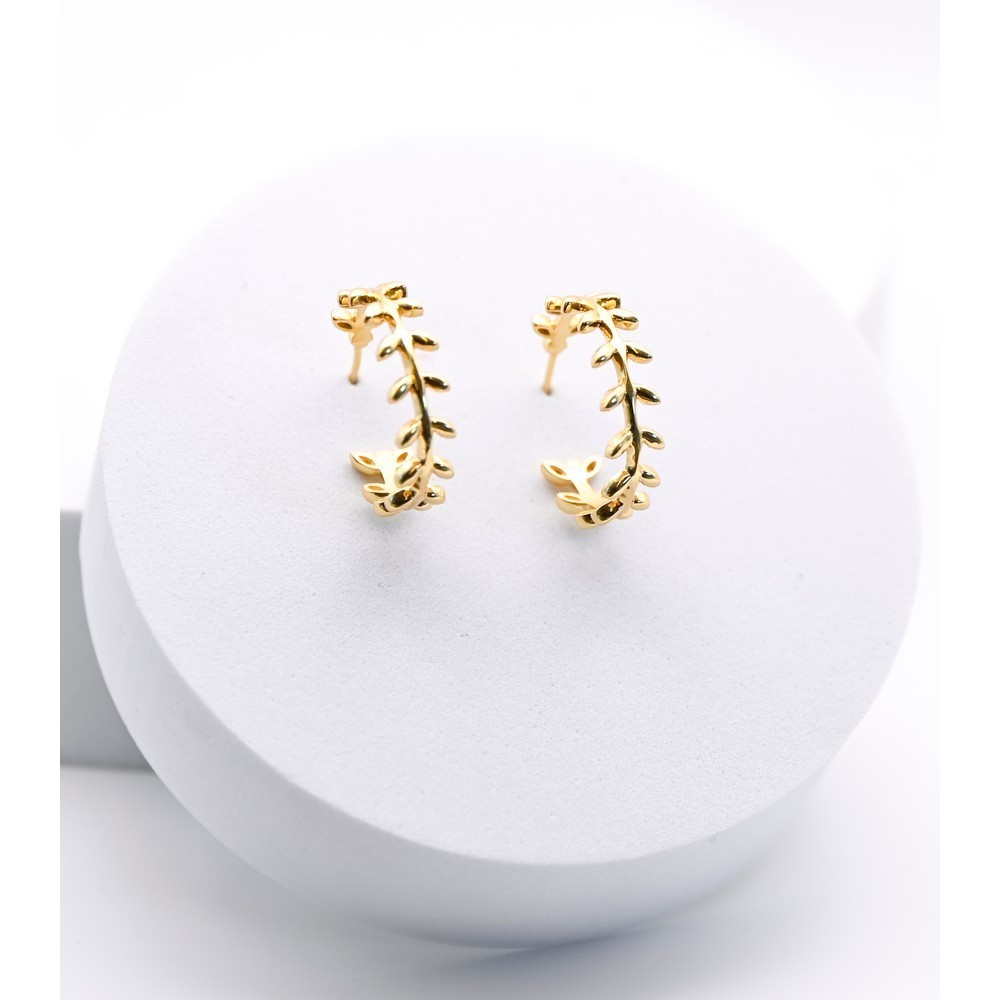 PENDIENTES ARTESANALES DE LATÓN CHAPADO EN ORO CON MOTIVO RAMAS