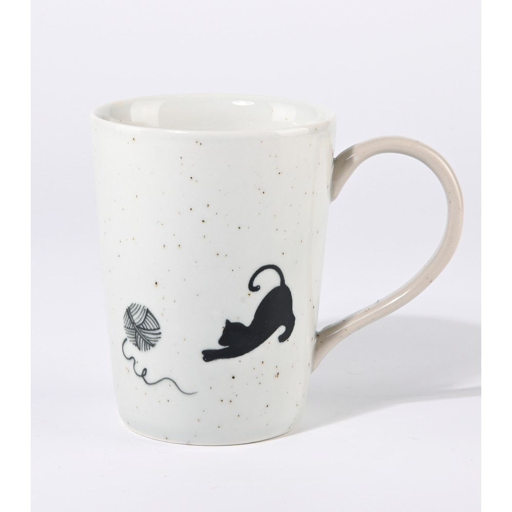 TAZA ARTESANAL DE CERÁMICA CON MOTIVO GATO Y LANA