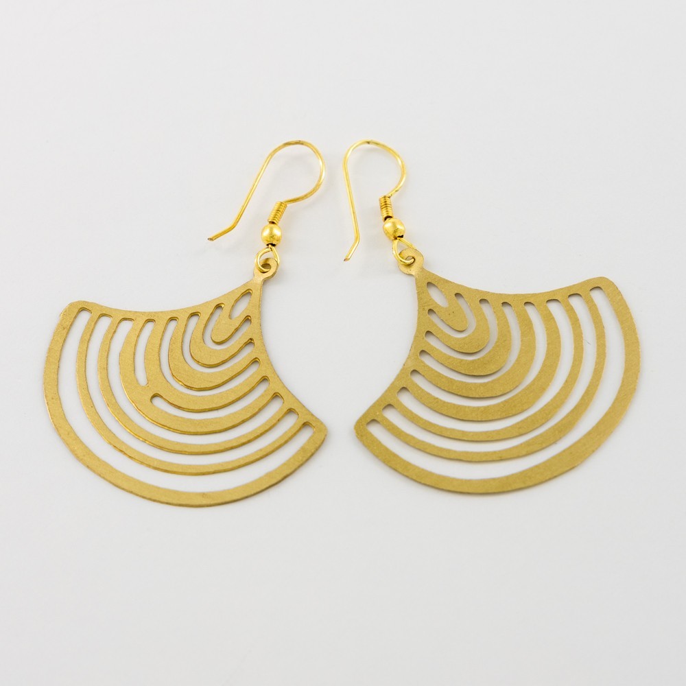 PENDIENTES ARTESANALES DE LATÓN DORADO CON DISEÑO ONDAS Y AGUA