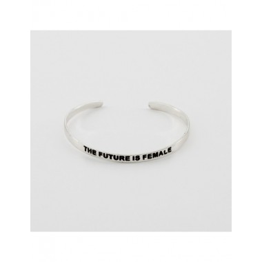 PULSERA ARTESANAL DE LATÓN MOTIVO THE FUTURE IS FEMALE PLATEADO