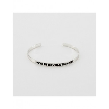 PULSERA ARTESANAL DE LATÓN MODELO LOVE IS REVOLUTIONARY PLATEADO
