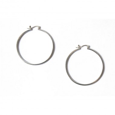 PENDIENTES ARTESANALES DE LATÓN CON MOTIVOS CÉLTICOS Y GOTAS